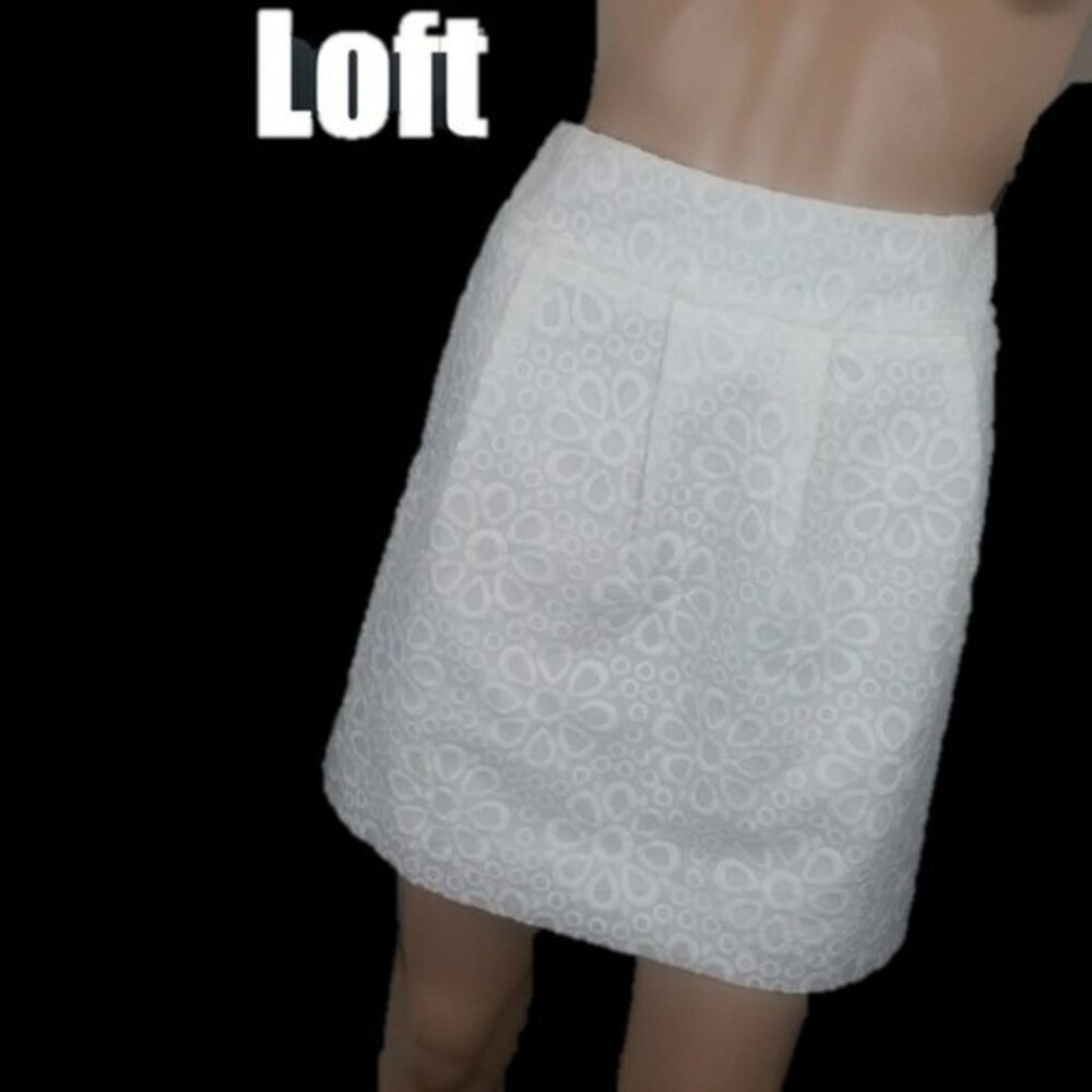 Loft Floral Embossed White Pleated Pencil Skirt